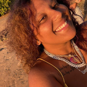 Meet your Posher, Consuelo